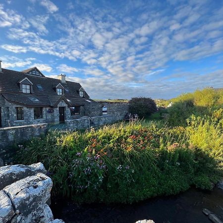 Aille River Tourist Hostel Glamping Doolin Eksteriør billede
