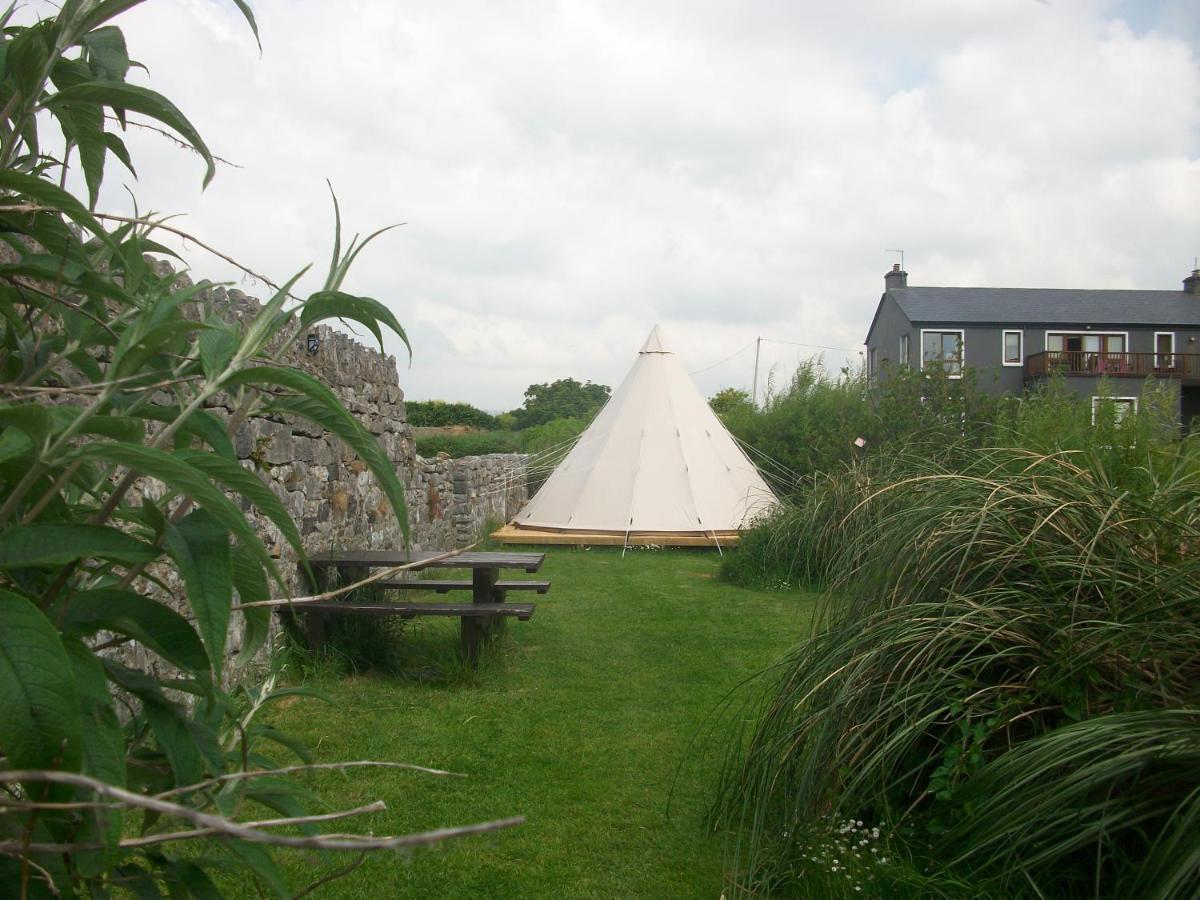 Aille River Tourist Hostel Glamping Doolin Eksteriør billede
