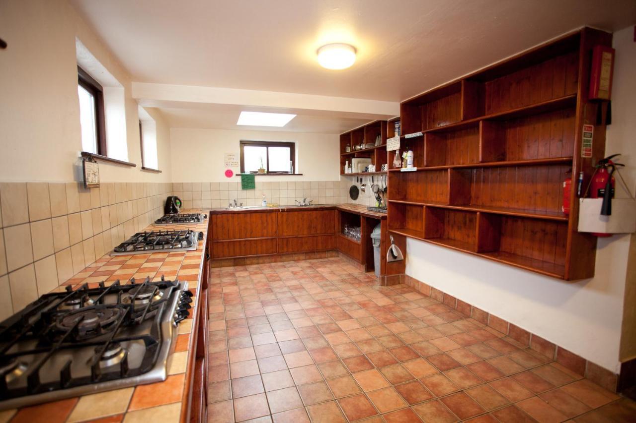 Aille River Tourist Hostel Glamping Doolin Eksteriør billede