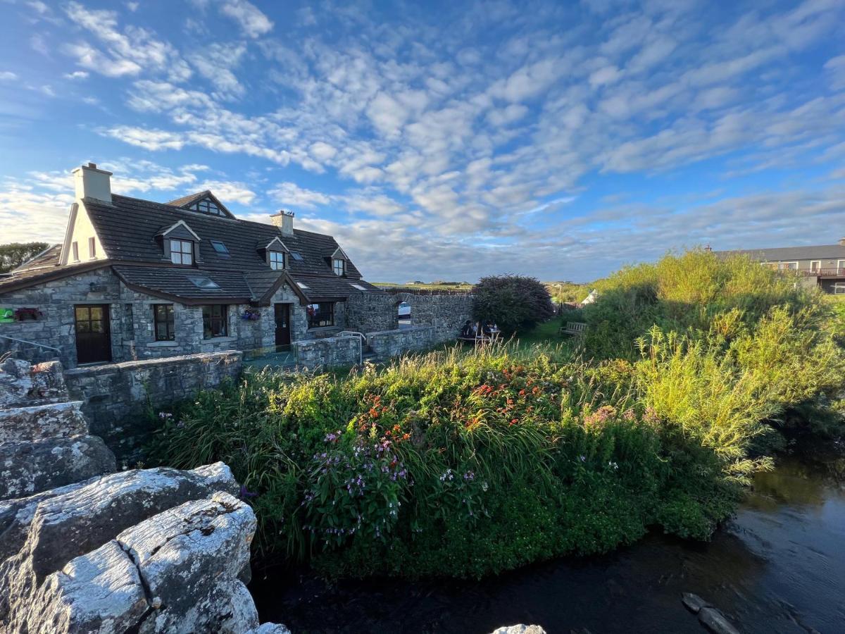 Aille River Tourist Hostel Glamping Doolin Eksteriør billede